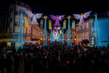 Viana Municipio reforca iluminacao de Natal e expande espetaculos multimedia ate ao Largo de Sao Domingos