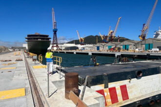 Viana Navio cruzeiro de 100 milhoes inaugura nova doca seca dos estaleiros da WestSea