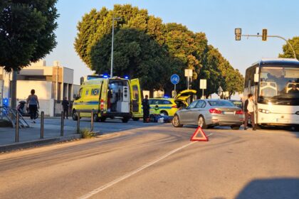 Viana Um ferido apos colisao de mota com carro
