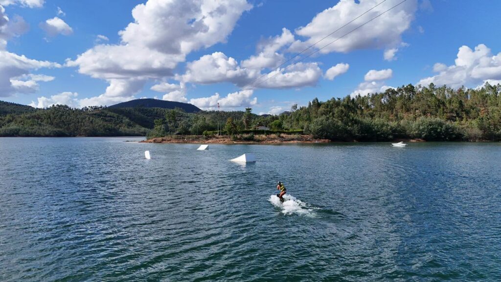 Wakeboarding: Sanne Meijer brilha no Campeonato de Wakeboard Cable 2026 no Trízio WAKEBOARD OPEN DAY