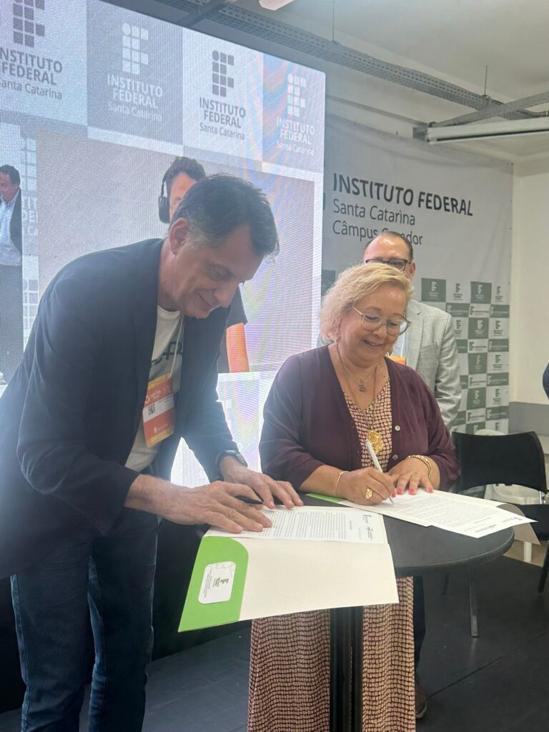 assinatura de um memorando de intencoes entre as IES 1
