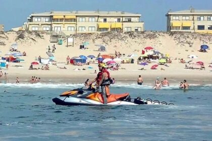nadadores-salvadores-resgate-praia-vila do conde