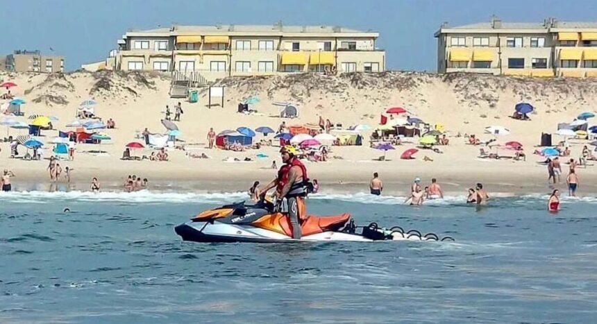 nadadores-salvadores-resgate-praia-vila do conde