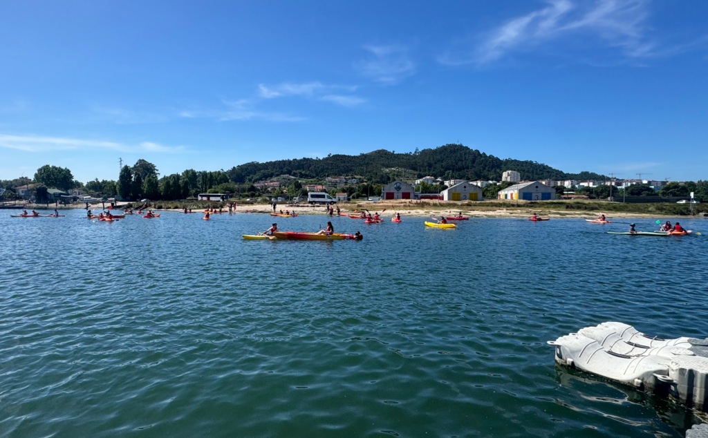 Canoagem: Darque Kayak Clube inicia pré-época de 2027 com uma centena de atletas 1. A.