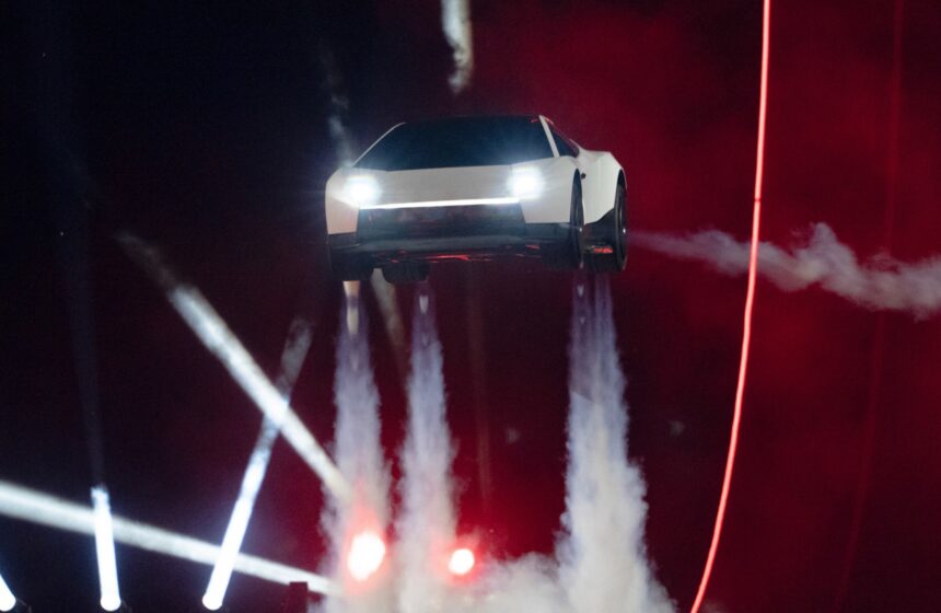 Tesla apresenta novo Roadster com propulsores que permitem manobras em voo 846375139 18639086422004135 8471642936054308393 n e1792146768381