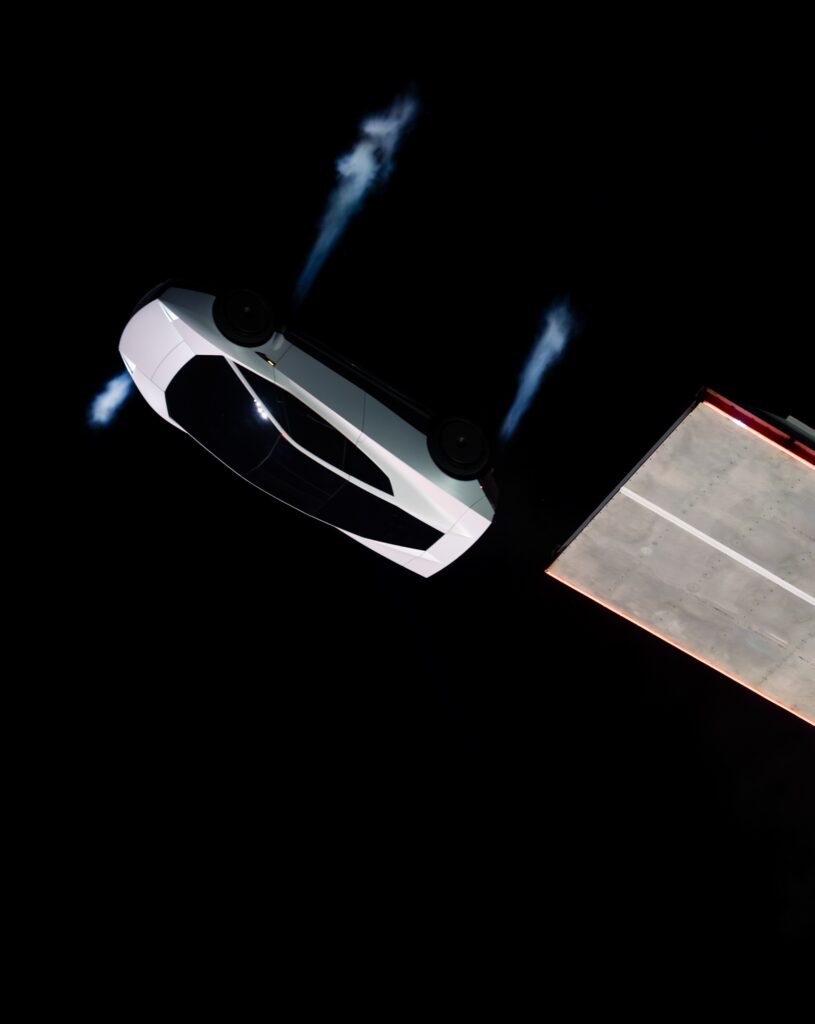 Tesla apresenta novo Roadster com propulsores que permitem manobras em voo 848677062 18639086455004135 5062854535937945644 n