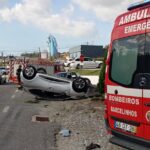 Barcelos Acidente com capotamento de viatura ligeira condiciona transito na zona da BMCAR em Mariz e1792766074918