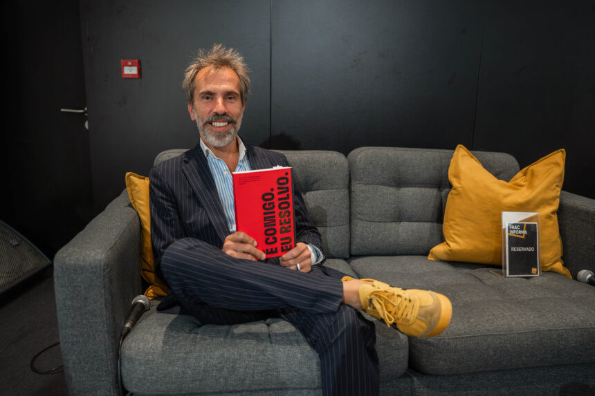 Literatura: Miguel Gonçalves junta uma centena de pessoas no lançamento do livro «É Comigo. Eu Resolvo.» em Braga Braga Miguel Goncalves junta uma centena de pessoas no lancamento do livro E Comigo. Eu Resolvo