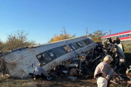 Espanha Pedro Sanchez decreta tres dias de luto nacional apos tragedia em Toledo