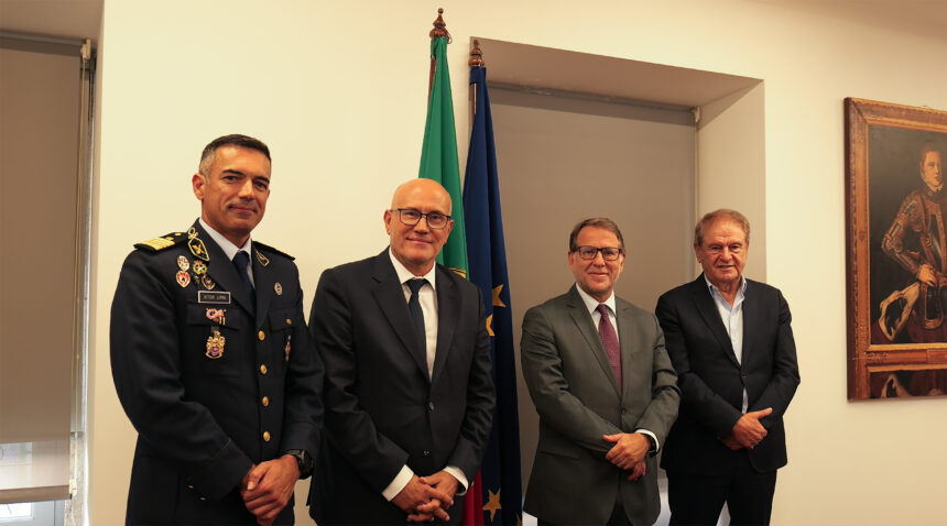 Esposende: Presidente da Câmara pede reforço de meios e videovigilância ao Ministro da Administração Interna Esposende Presidente da Camara pede reforco de meios e videovigilancia ao Ministro da Administracao Interna