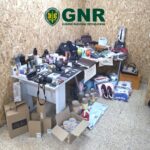 Guimaraes e Lousada GNR detem quatro pessoas por desvio de bens de encomendas