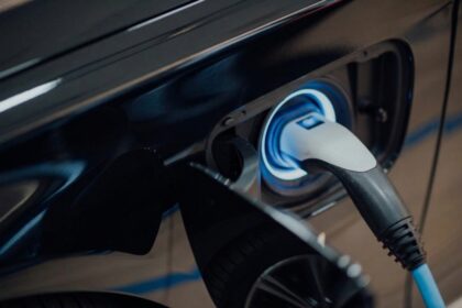 Novo apoio a compra de eletricos abrange mais de 15 milhoes de pessoas