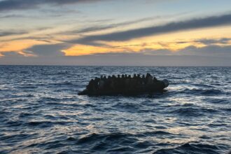 Policia Maritima resgata 35 migrantes a sul da ilha de Gavdos na Grecia