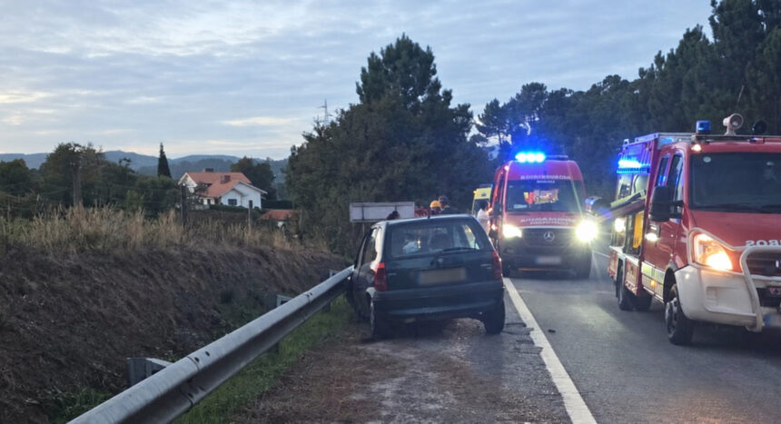 Alto Minho: Acidente com três viaturas provoca quatro feridos na EN202 em Monção acidente moncao alto minho - 1